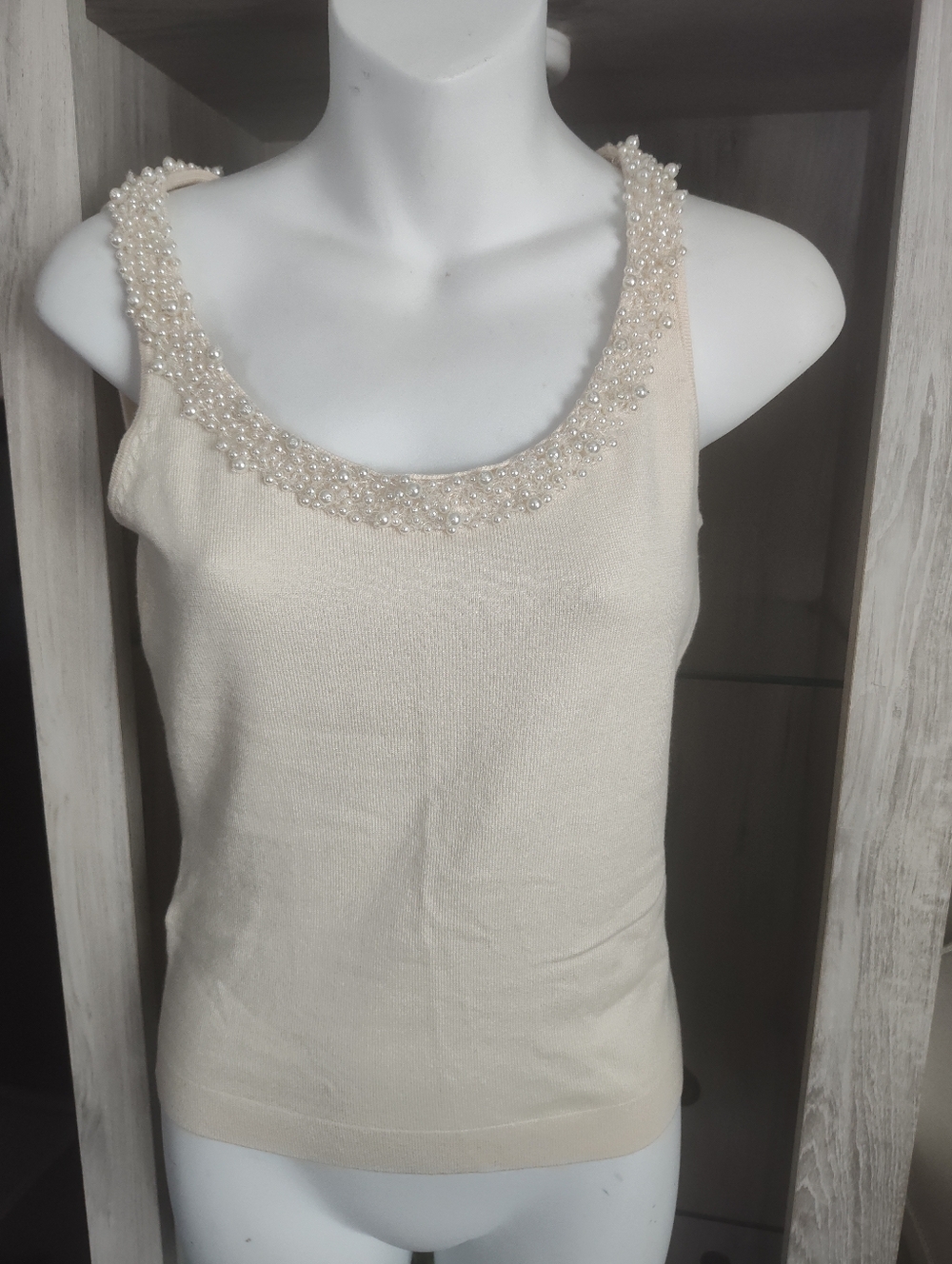 Ann Taylor Cream Beaded Scoop Neck Tank 62% Silk, SZ XS